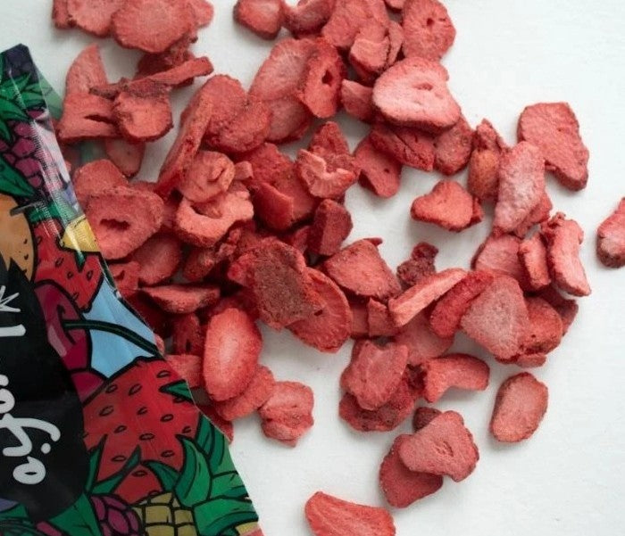 Crunchy freeze-dried strawberry slices in resealable pouch - 100% fruit, no added sugar 